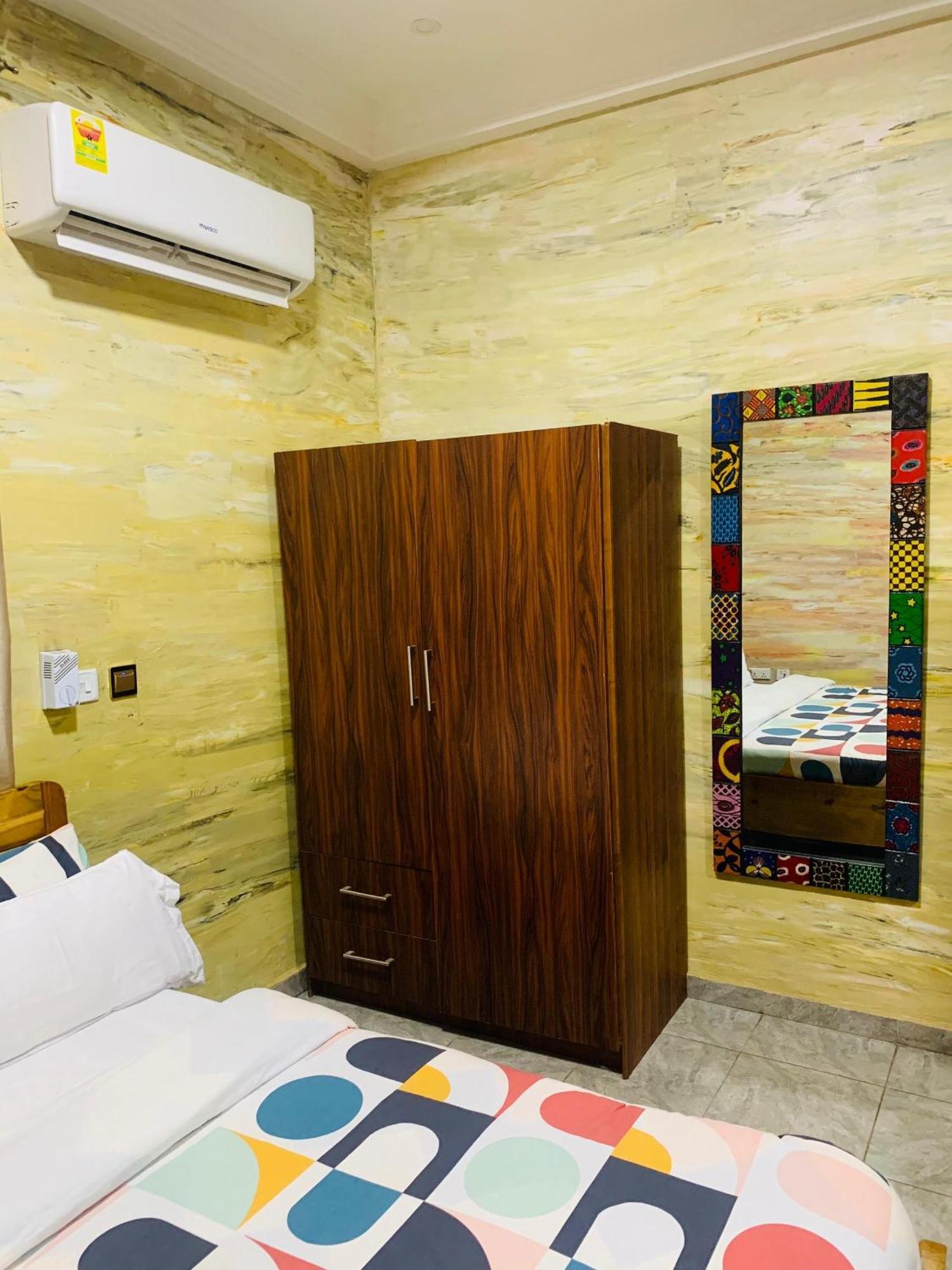 Bays Boutique Apartment Accra Ngoại thất bức ảnh